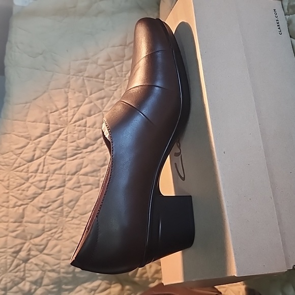 Clark's Pumps - Picture 3 of 6